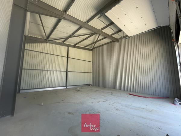 Local mixte activité/bureaux à louer - 879 m² - Parc d'activités Béziers - Site sécurisé avec visibilité et accessibilité PL