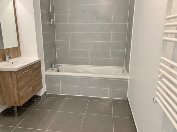 Appartement à vendre 3 pièces FREJUS (83)