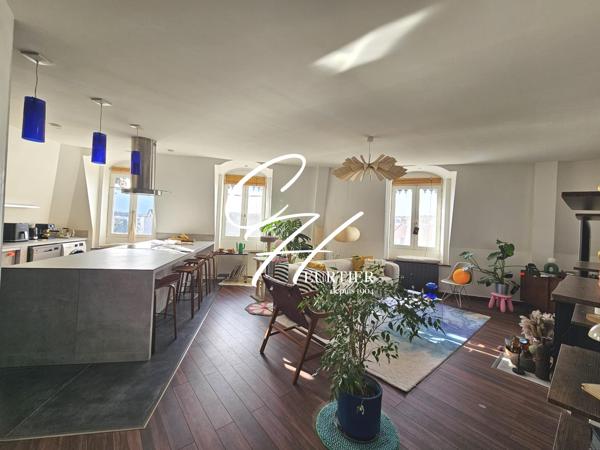 Appartement T3 de standing de 78 m² en hypercentre avec cachet