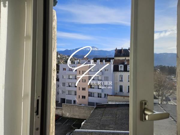 Appartement T3 de standing de 78 m² en hypercentre avec cachet