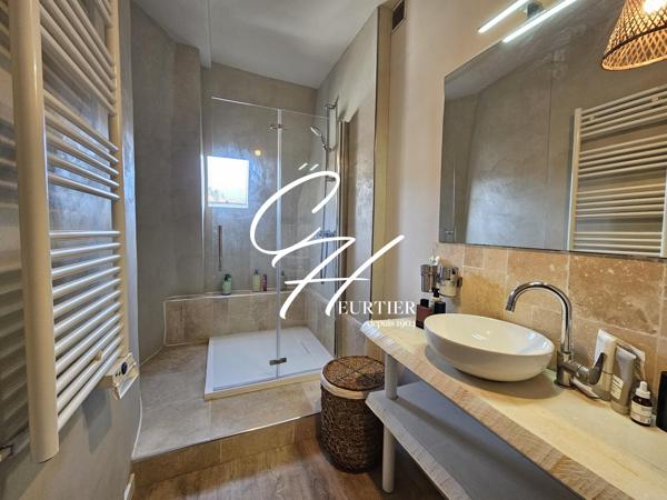 Appartement T3 de standing de 78 m² en hypercentre avec cachet