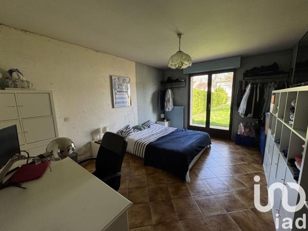 Maison traditionnelle 5 pièces de 117 m² à Presles-en-Brie (77220)