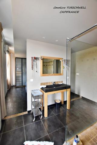 CUERS (83) - COUP DE COEUR IMMEUBLE DE CHARME de 274 m²