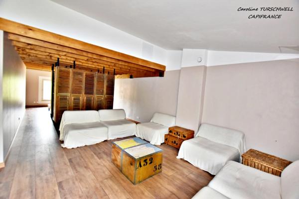 CUERS (83) - COUP DE COEUR IMMEUBLE DE CHARME de 274 m²