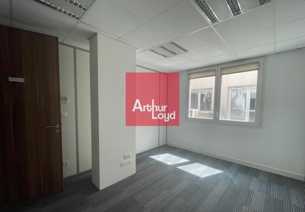 Bureaux à vendre à Nîmes secteur gare rez de chaussée dans immeuble récent
