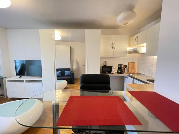 PARIS 18eme - Beau studio
