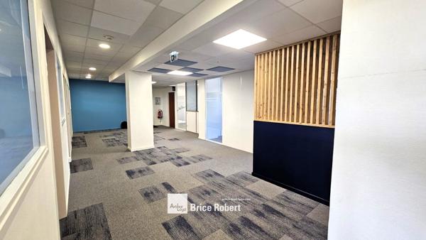 Bureaux à louer à Lyon 3ème lumineux dans immeuble emblématique Part-Dieu