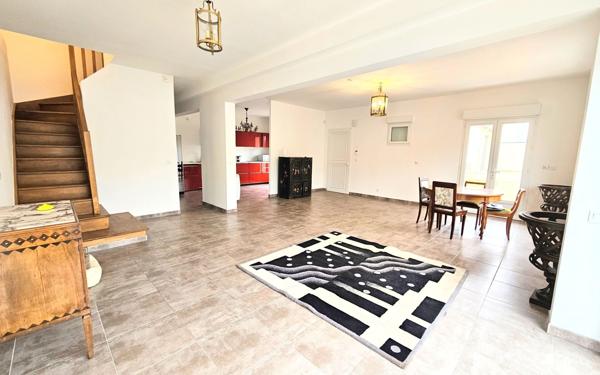 Maison à vendre    5 pièces •  La Ville-du-Bois