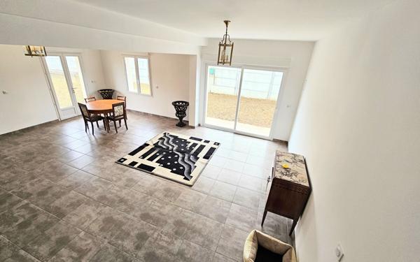 Maison à vendre    5 pièces •  La Ville-du-Bois