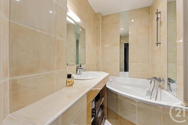 Appartement F3 à vendre  3 pièces - 72,08 m2 PARIS - 75019