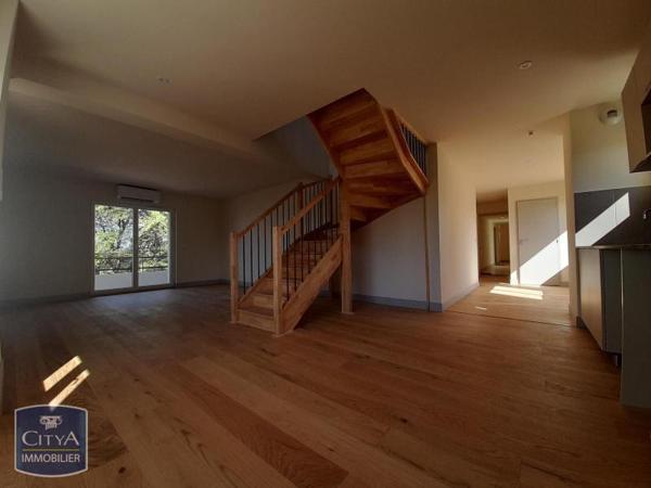 Appartement à louer 4 pièces 94.4m²