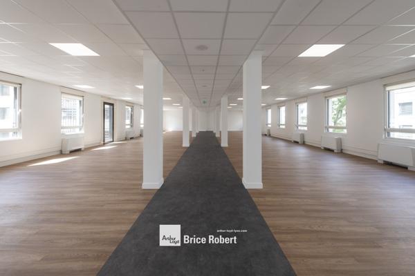 Bureaux à louer à Lyon 3ème proche métro avec parkings et climatisation