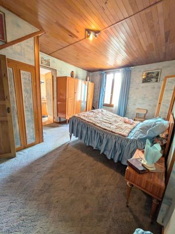 Luzarches - Maison de ville avec jardin, garage et fort potentiel