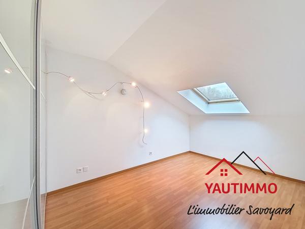 Bonne (74380) Appartement dernier étage T2 de 42 m² avec balcon-terrasse, parking et cave à Bonne