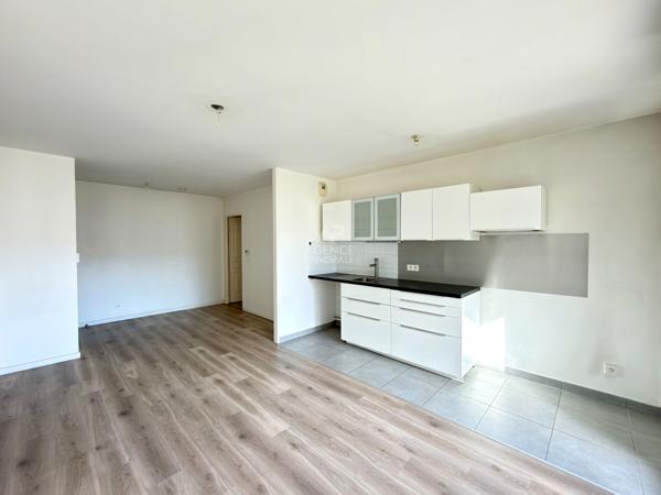 Appartement Sannois 3 pièce(s) 62.45 m2 214 000 € **  - Référence  26-3906