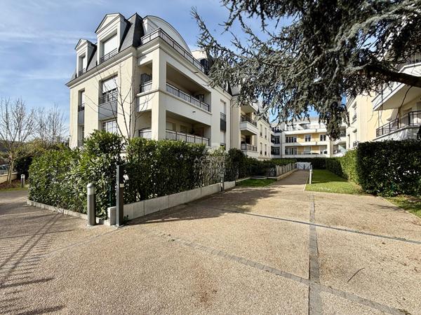 Appartement Sannois 3 pièce(s) 62.45 m2 214 000 € **  - Référence  26-3906