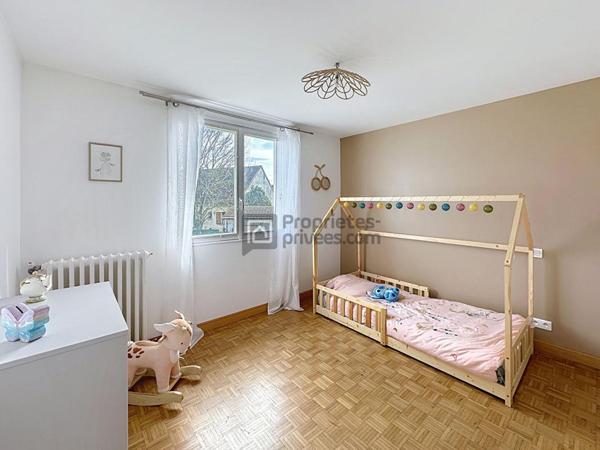 Maison Gretz Armainvilliers 5 pièces GRAND GARAGE et DEPENDANCE