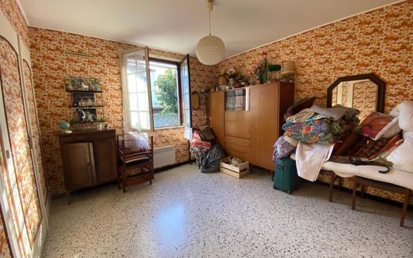 Maison à vendre    5 pièces •  Rodilhan