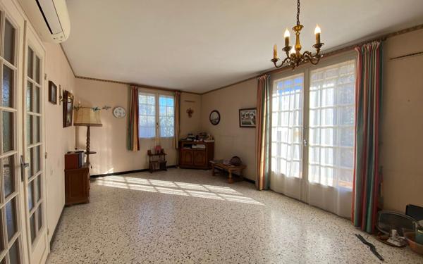 Maison à vendre    5 pièces •  Rodilhan