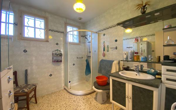 Maison à vendre    5 pièces •  Rodilhan