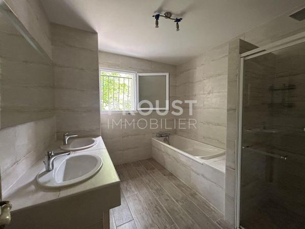 Quartier calme AIFFRES maison de 144 m² avec 1200 de terrain.