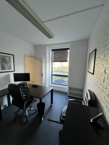 93200 – SAINT-DENIS – BUREAUX – 62 M² – 1ER ÉTAGE – PARKING – 5 MIN À PIED RER