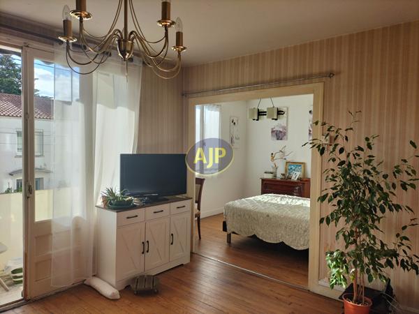 Appartement à vendre Rochefort - 3 pièces, 69m² avec 2 chambre(s) à 89 000€ - AJP Immobilier Rochefort