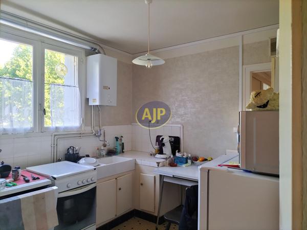 Appartement à vendre Rochefort - 3 pièces, 69m² avec 2 chambre(s) à 89 000€ - AJP Immobilier Rochefort
