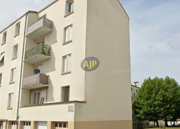 Appartement à vendre Rochefort - 3 pièces, 69m² avec 2 chambre(s) à 89 000€ - AJP Immobilier Rochefort