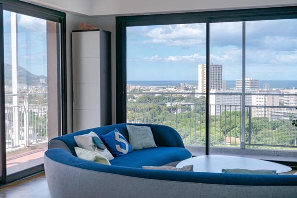 Appartement à vendre 4 pièces, étage élevé, vue exceptionnelle mer & collines & Notre Dame de la Garde, cave, garage, balcon/terrasse