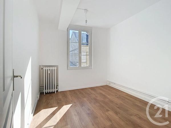 Appartement F2 à vendre  2 pièces - 40 m 2   CREPY EN VALOIS  - 60