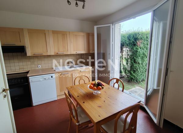 A VENDRE MONTIGNY VILLAGE MAISON 107M² MITOYENNE D'UN COTE SUR TERRAIN CLOS 298 M²