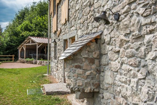 Dpt Vosges (88), à vendre LA BRESSE gite en pierre P9 de 284,15 m² - Terrain de 3 700 m²