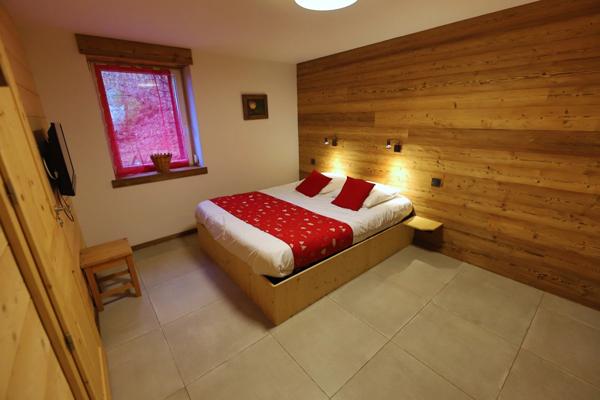 Dpt Vosges (88), à vendre LA BRESSE gite en pierre P9 de 284,15 m² - Terrain de 3 700 m²