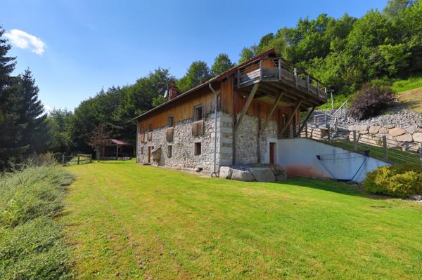 Dpt Vosges (88), à vendre LA BRESSE gite en pierre P9 de 284,15 m² - Terrain de 3 700 m²