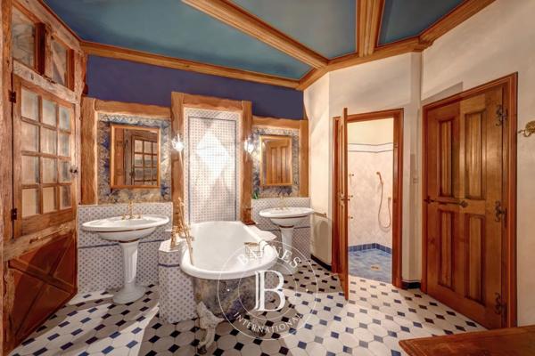 Annecy, Château 5 Chambres -  685 m² à vendre