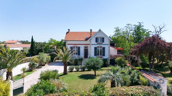 Vente Maison de luxe Port-des-Barques 10 Pièces 340 m²