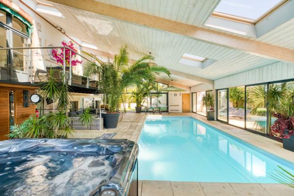 Vente Maison de luxe Port-des-Barques 10 Pièces 340 m²
