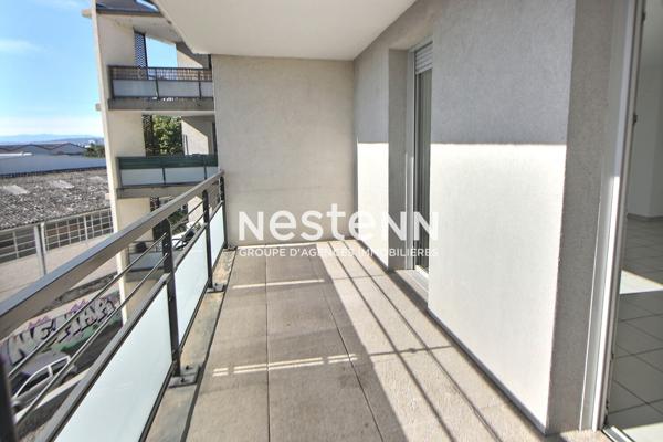 Grand Parilly: Lumineux T3 récent avec Balcon sans vis à vis