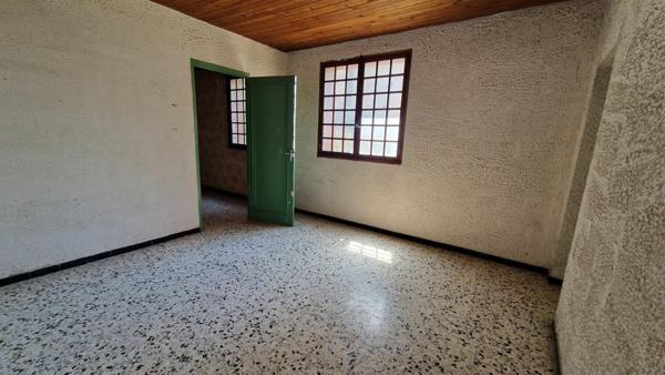 Maison à vendre    8 pièces •  L'Isle-sur-la-Sorgue