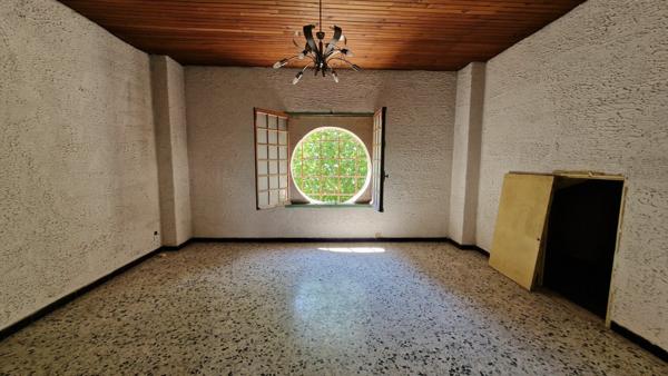 Maison à vendre    8 pièces •  L'Isle-sur-la-Sorgue