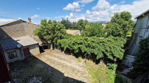 Maison à vendre    8 pièces •  L'Isle-sur-la-Sorgue