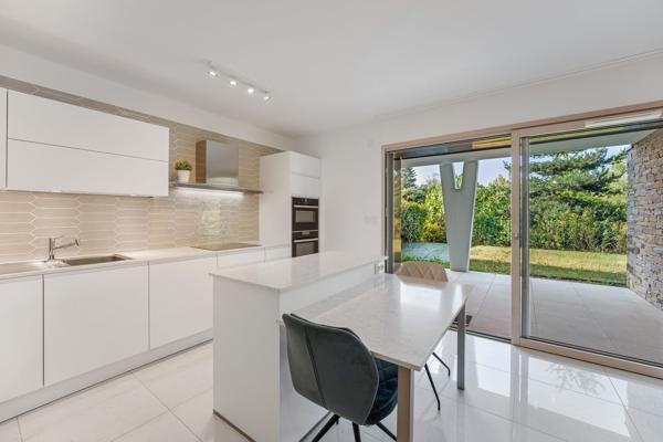 Vente Appartement de luxe Divonne-les-Bains 8 Pièces 167 m²