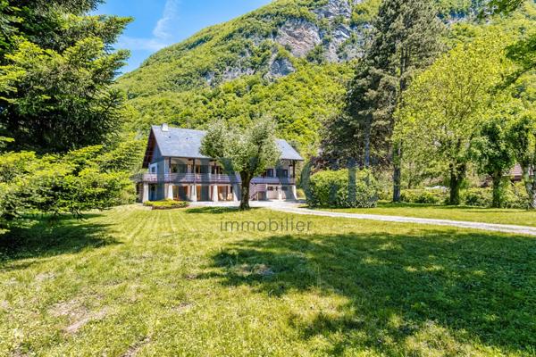 Propriété avec terrain et fort potentiel