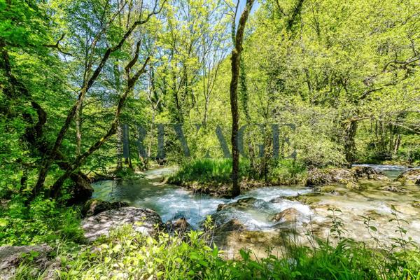 Propriété avec terrain et fort potentiel