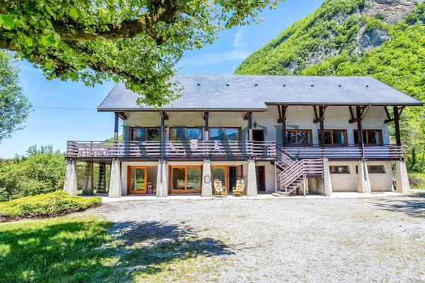 Propriété avec terrain et fort potentiel