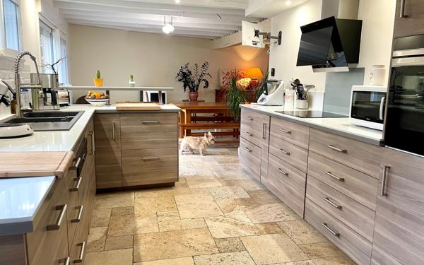 Maison à vendre    7 pièces •  Parthenay