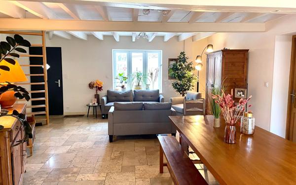 Maison à vendre    7 pièces •  Parthenay