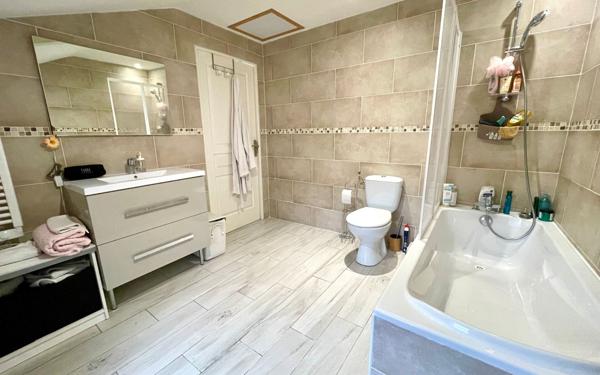 Maison à vendre    7 pièces •  Parthenay