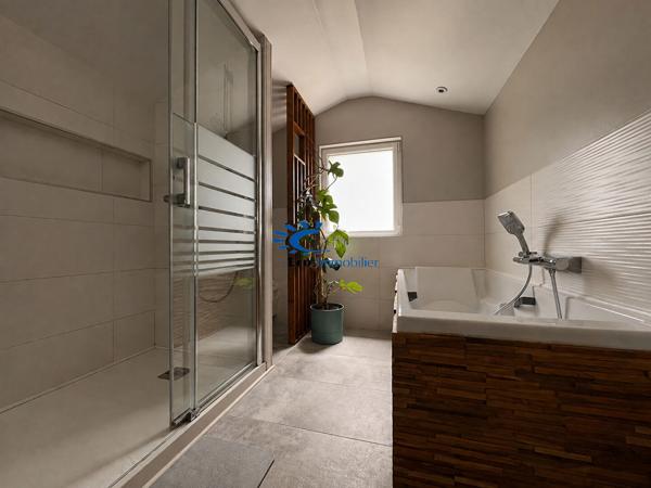 DOMPIERRE SUR MER MAISON 6 CHAMBRES PISCINE JARDIN GARAGE Dompierre sur mer